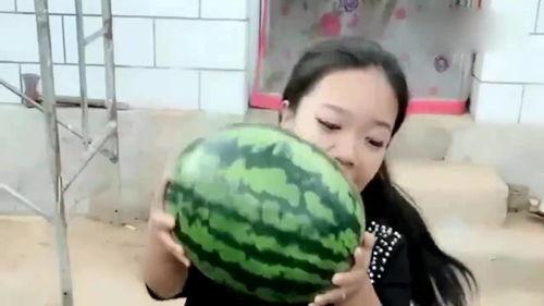 小趴菜吃瓜搞笑视频在线观看,笑料横生，欢乐无限