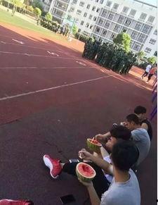 军训学妹吃瓜视频